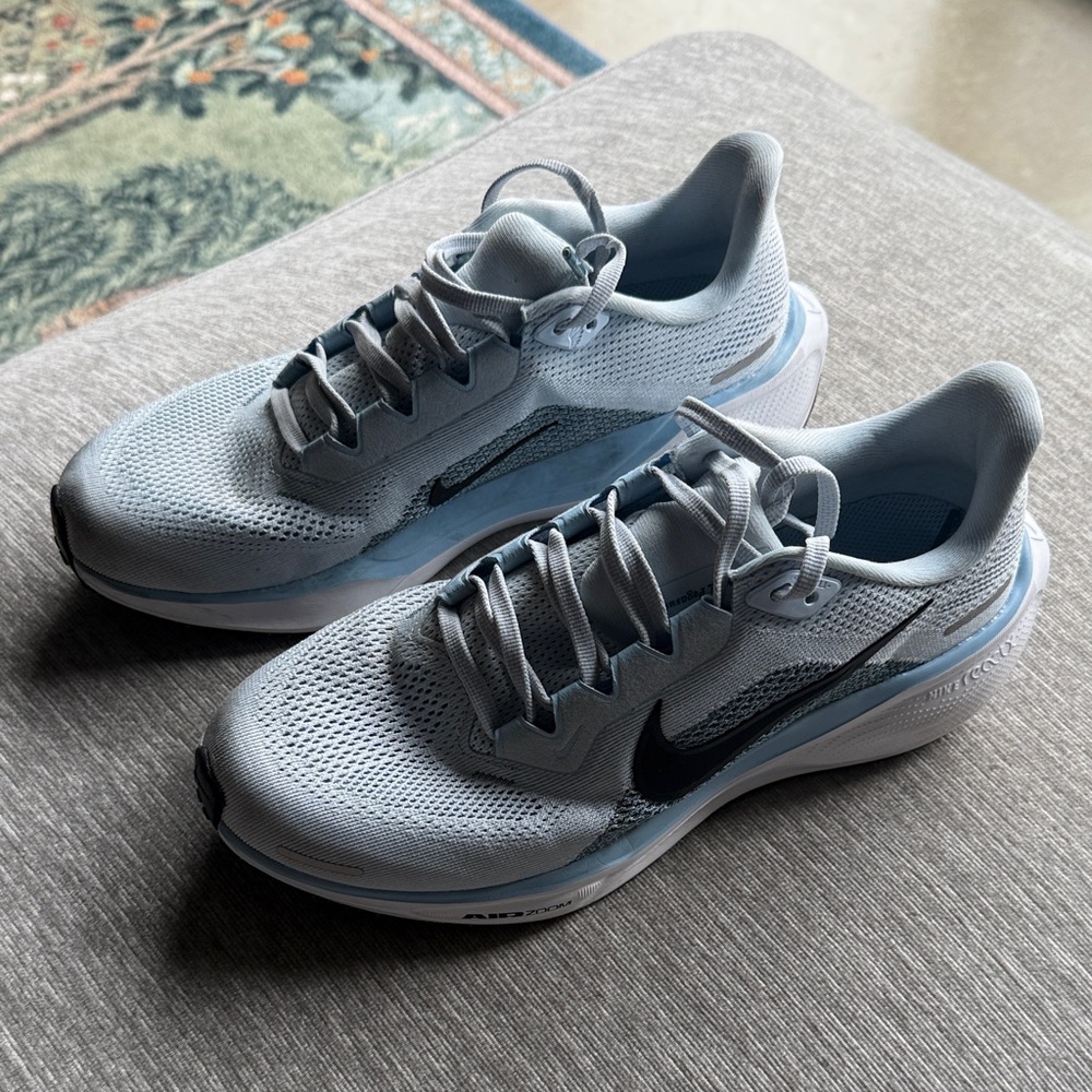 Nike Women’s Baby Blue Running Shoes